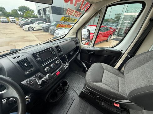Used 2015 RAM ProMaster 2500 w/ Interior Convenience Group FWD image 8