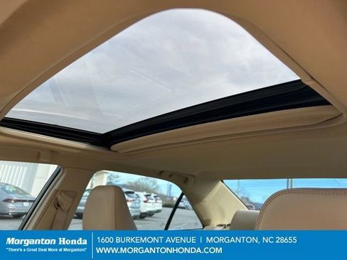 Used 2016 Toyota Camry XLE w/ Moonroof Package image 30