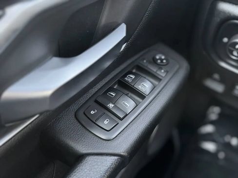 Used 2019 RAM 1500 Big Horn AWD/4WD image 9