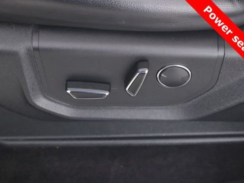 Used 2017 Ford F150 Lariat w/ Equipment Group 502A Luxury AWD/4WD image 19