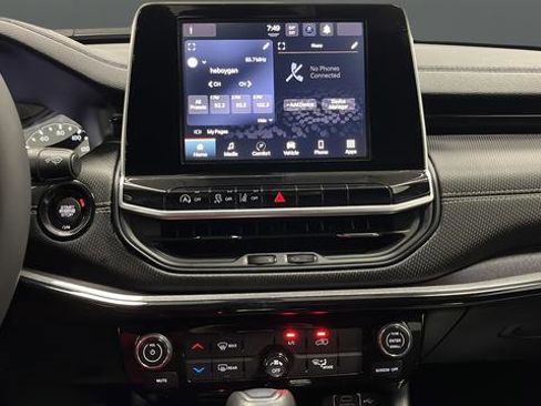 Used 2022 Jeep Compass Altitude w/ Sun and Sound Group AWD/4WD image 13