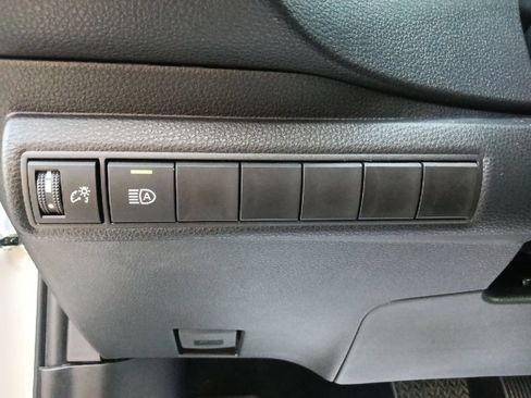 Used 2026 Toyota Corolla LE FWD image 17