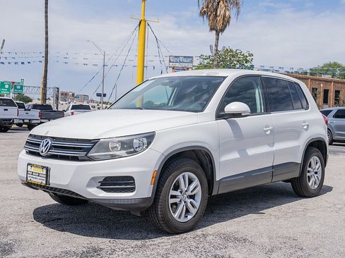 Used 2013 Volkswagen Tiguan S image 9