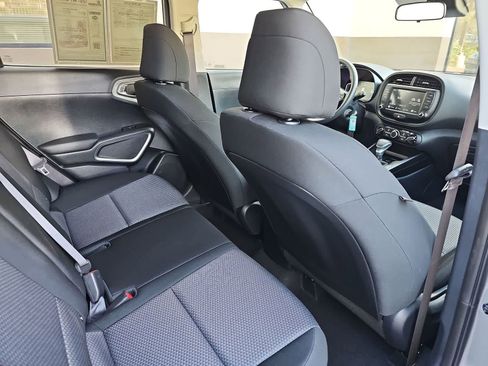 Used 2025 Kia Soul LX FWD image 16