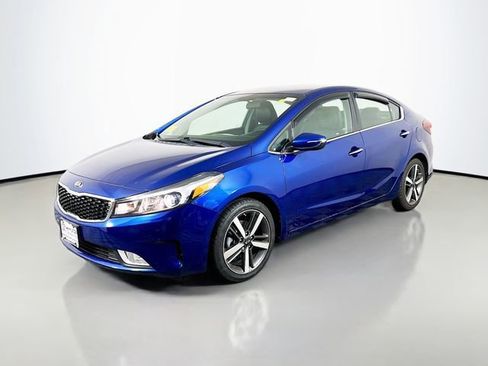 Used 2018 Kia Forte EX image 2