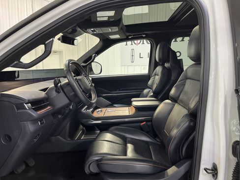 Used 2025 Lincoln Navigator Black Label image 10