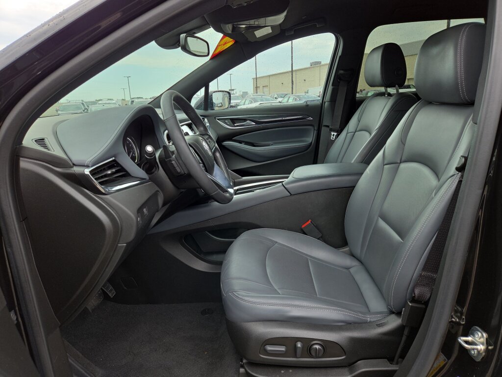 Used 2023 Buick Enclave Essence AWD/4WD image 10