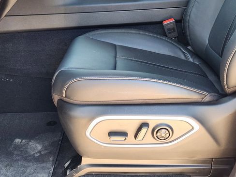 New 2026 Jeep Grand Wagoneer 4WD image 16