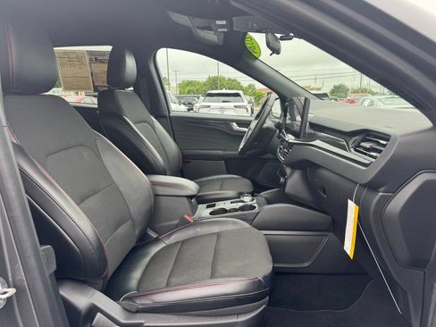 Certified 2024 Ford Escape ST-Line w/ Tech Pack #1 AWD/4WD image 17