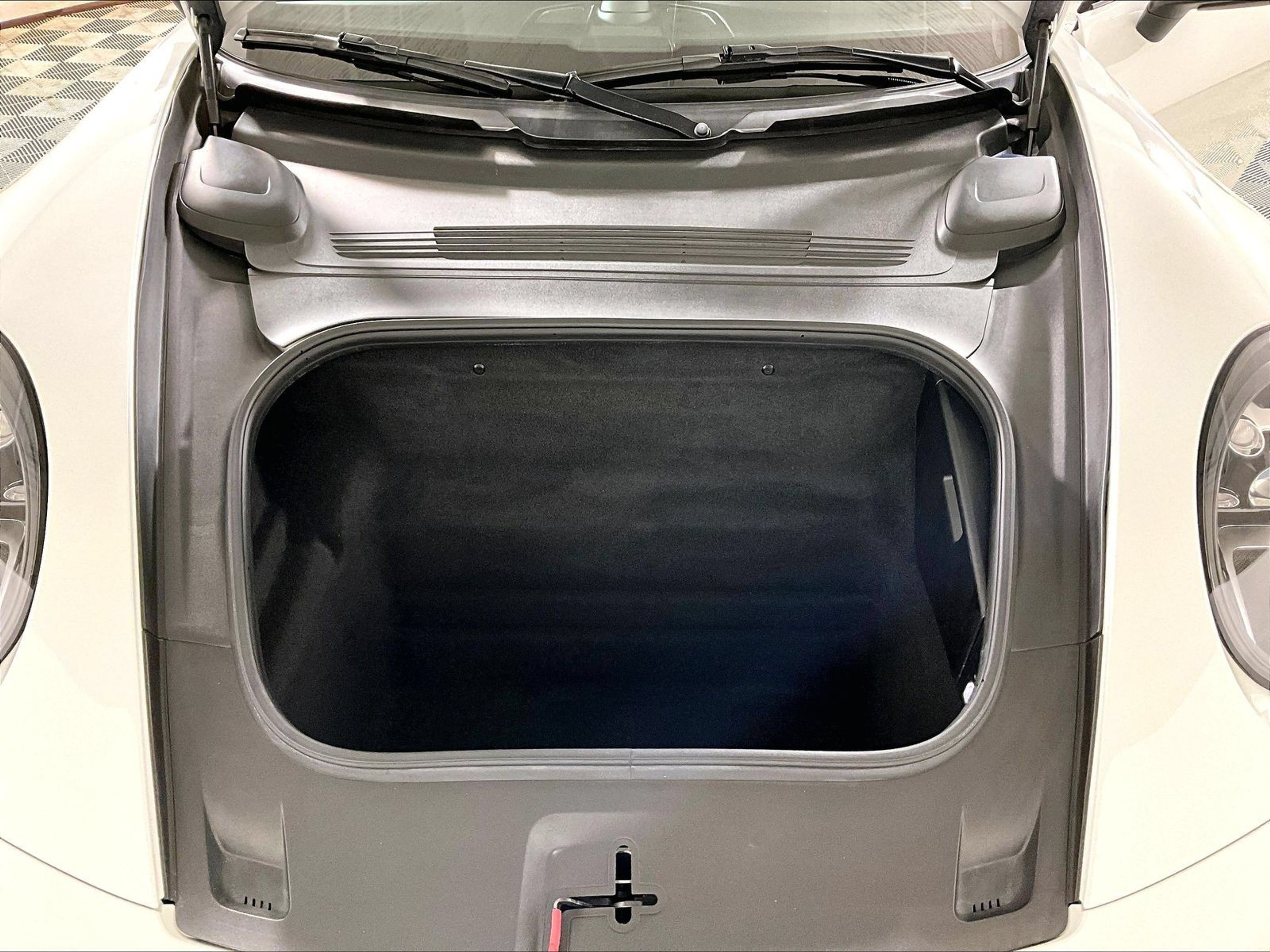 Certified 2020 Porsche 911 Carrera RWD image 25