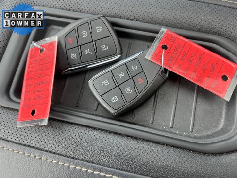 Used 2022 GMC Yukon SLT w/ SLT Premium Package image 38