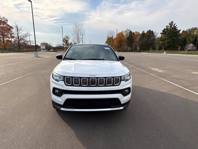 Certified 2025 Jeep Compass Limited AWD/4WD image 9