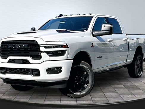 New 2026 RAM 2500 Laramie AWD/4WD image 3