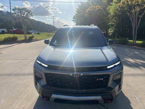 New 2026 Chevrolet Traverse Z71 w/ Enhanced Driving Package AWD/4WD image 2