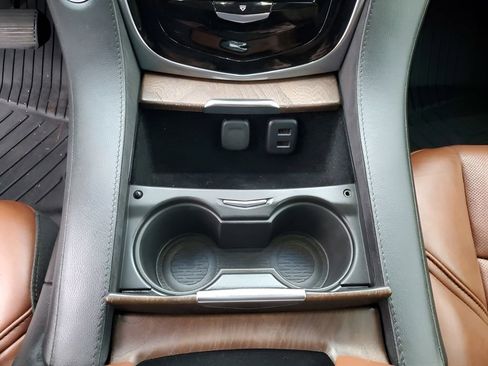 Used 2018 Cadillac Escalade Luxury image 44