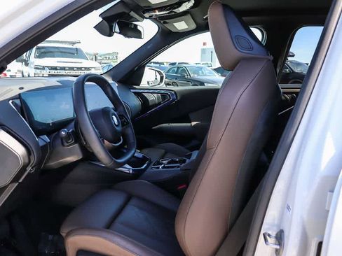 Used 2025 BMW X3 xDrive30i AWD/4WD image 16