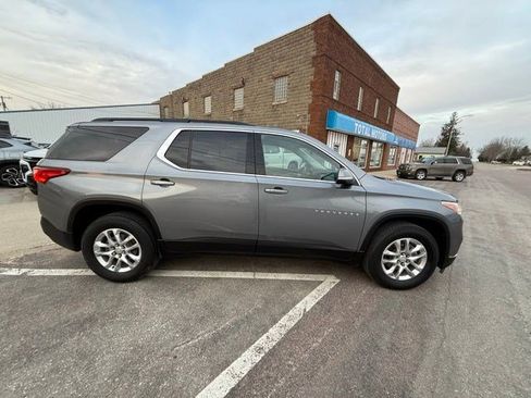Used 2021 Chevrolet Traverse LT image 5