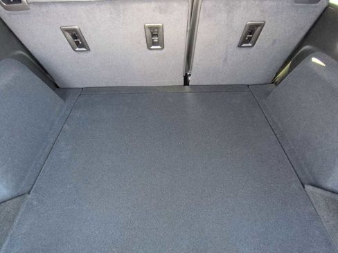 New 2025 Cadillac XT5 Luxury image 23