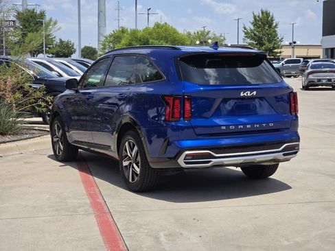 Certified 2022 Kia Sorento S FWD image 3