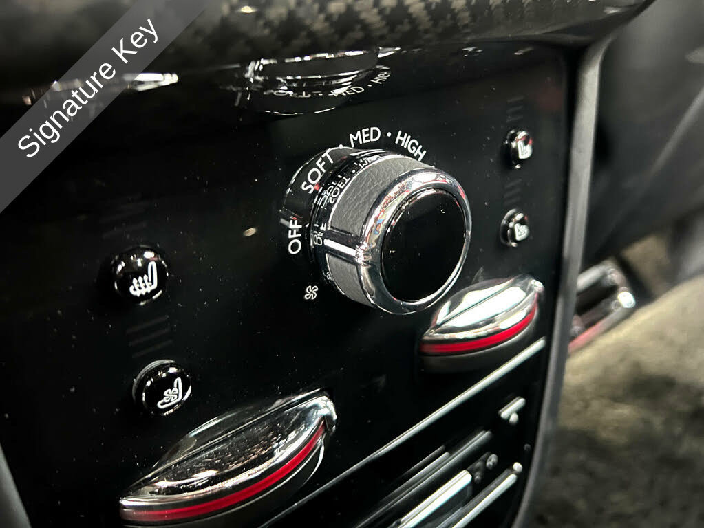 Used 2022 Rolls-Royce Cullinan Black Badge AWD/4WD image 24