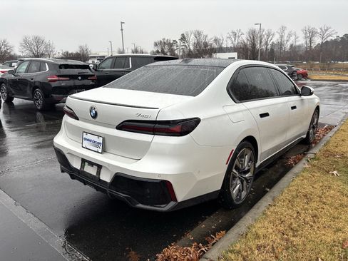 Certified 2025 BMW 740i image 25