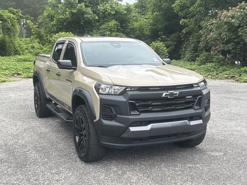 Used 2023 Chevrolet Colorado Trail Boss w/ Advanced Trailering Package AWD/4WD image 13
