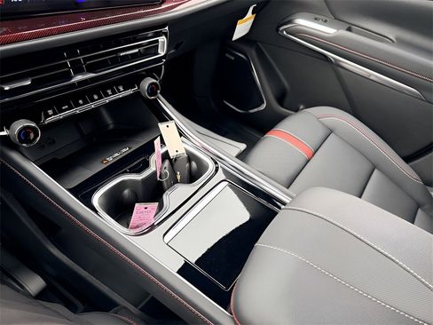 New 2026 Chevrolet Traverse RS w/ LPO, Floor Liner Package image 19