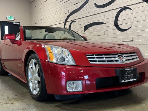 Used 2005 Cadillac XLR image 19