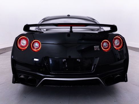 Used 2020 Nissan GT-R Premium w/ Premium Interior Package AWD/4WD image 25