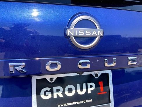 Used 2023 Nissan Rogue S AWD/4WD image 32
