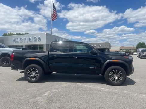 Used 2025 GMC Canyon AT4 AWD/4WD image 7