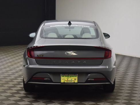 Used 2023 Hyundai Sonata SE w/ Cargo Package FWD image 9