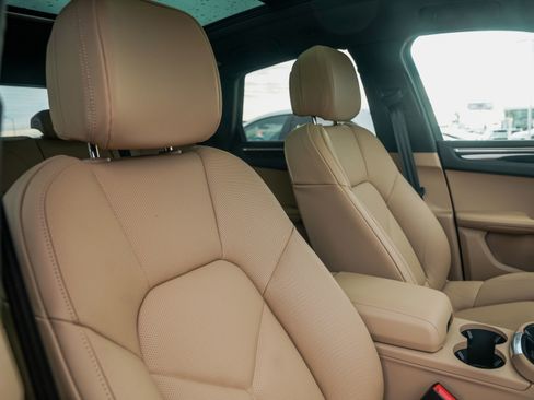 New 2026 Porsche Macan image 35