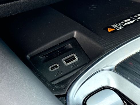 Used 2024 Buick Enclave Premium image 23