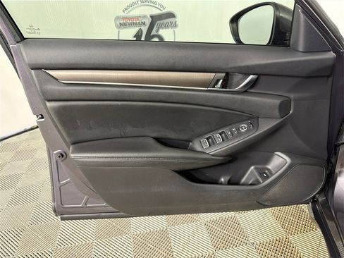 Used 2019 Honda Accord LX image 9