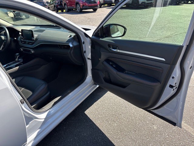 Used 2023 Nissan Altima 2.5 SR FWD image 42