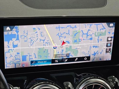 Certified 2022 Mercedes-Benz GLB 250 4MATIC image 11