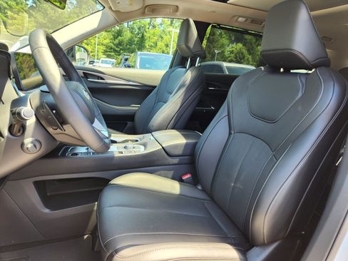 Certified 2026 INFINITI QX60 Luxe w/ Cargo Package AWD/4WD image 10