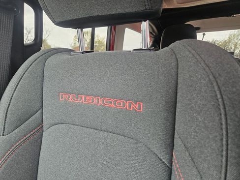 Used 2025 Jeep Wrangler Unlimited Rubicon image 28