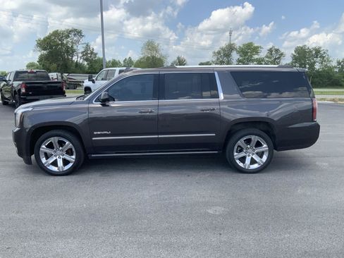Used 2018 GMC Yukon XL Denali w/ Denali Ultimate Package AWD/4WD image 8