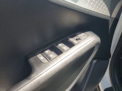 Used 2023 Kia Soul LX w/ Option Group 015 FWD image 24