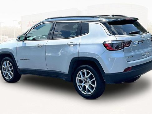 Used 2025 Jeep Compass Limited AWD/4WD image 4