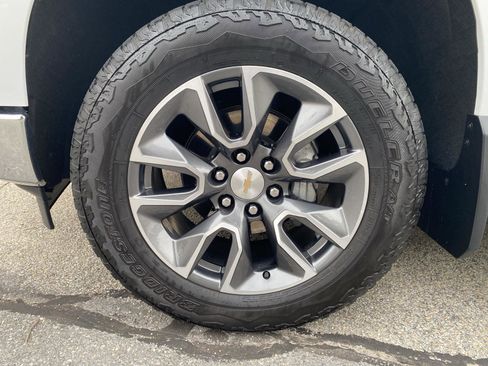 Used 2024 Chevrolet Silverado 1500 LT image 12