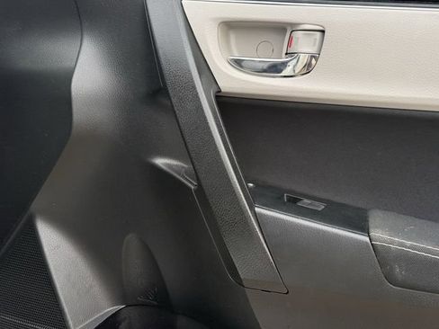 Used 2017 Toyota Corolla LE FWD image 26