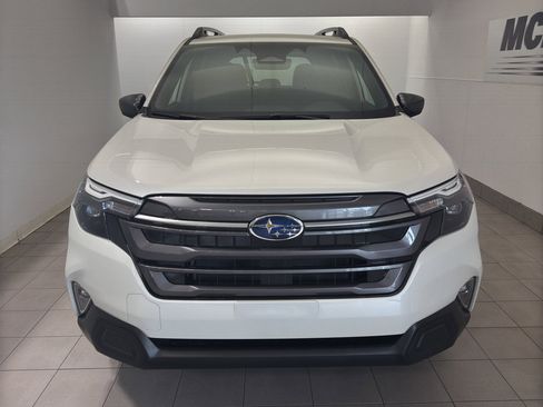 Used 2025 Subaru Forester Premium w/ Convenience Package #1 image 3