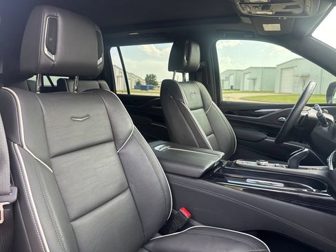 Used 2023 Cadillac Escalade ESV Sport w/ Touring Package AWD/4WD image 15