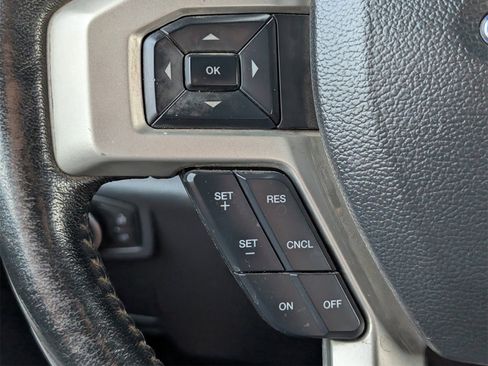 Used 2022 Ford F250 Lariat w/ Chrome Package image 25