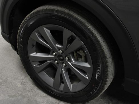 Used 2023 Ford Explorer XLT w/ Equipment Group 202A image 10