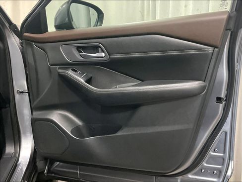 Certified 2023 Nissan Rogue SV w/ SV Premium B Package image 12