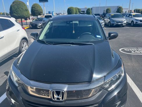 Used 2021 Honda HR-V EX image 2
